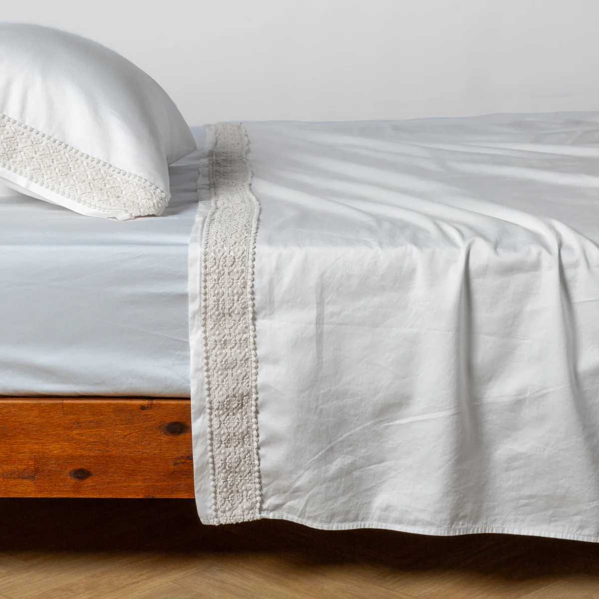 Bria Flat Sheet - Image 26