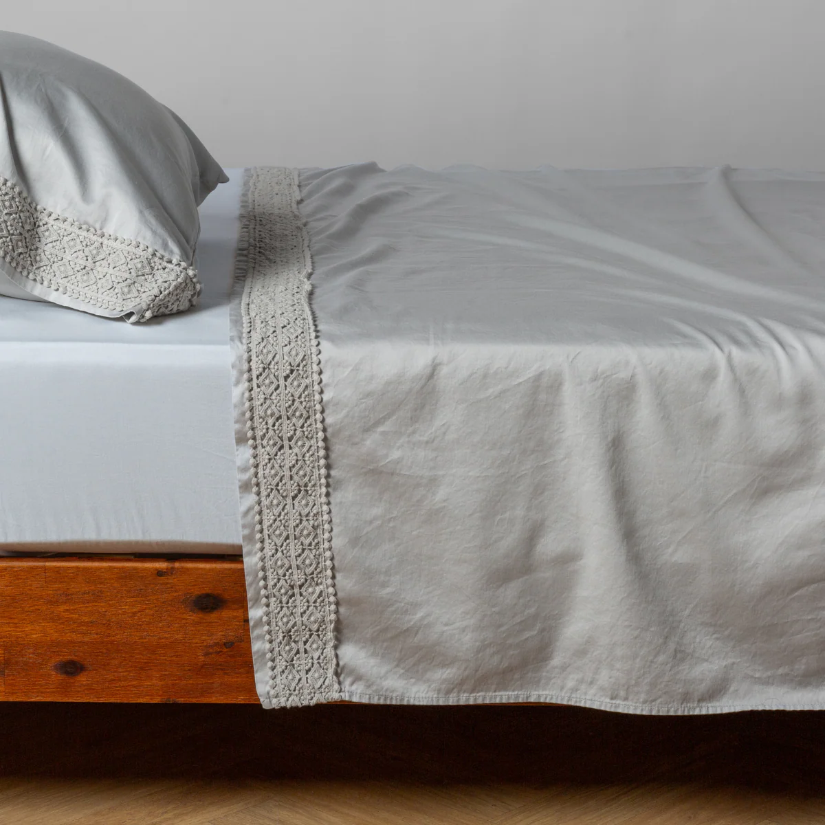 Bria Flat Sheet - Image 36