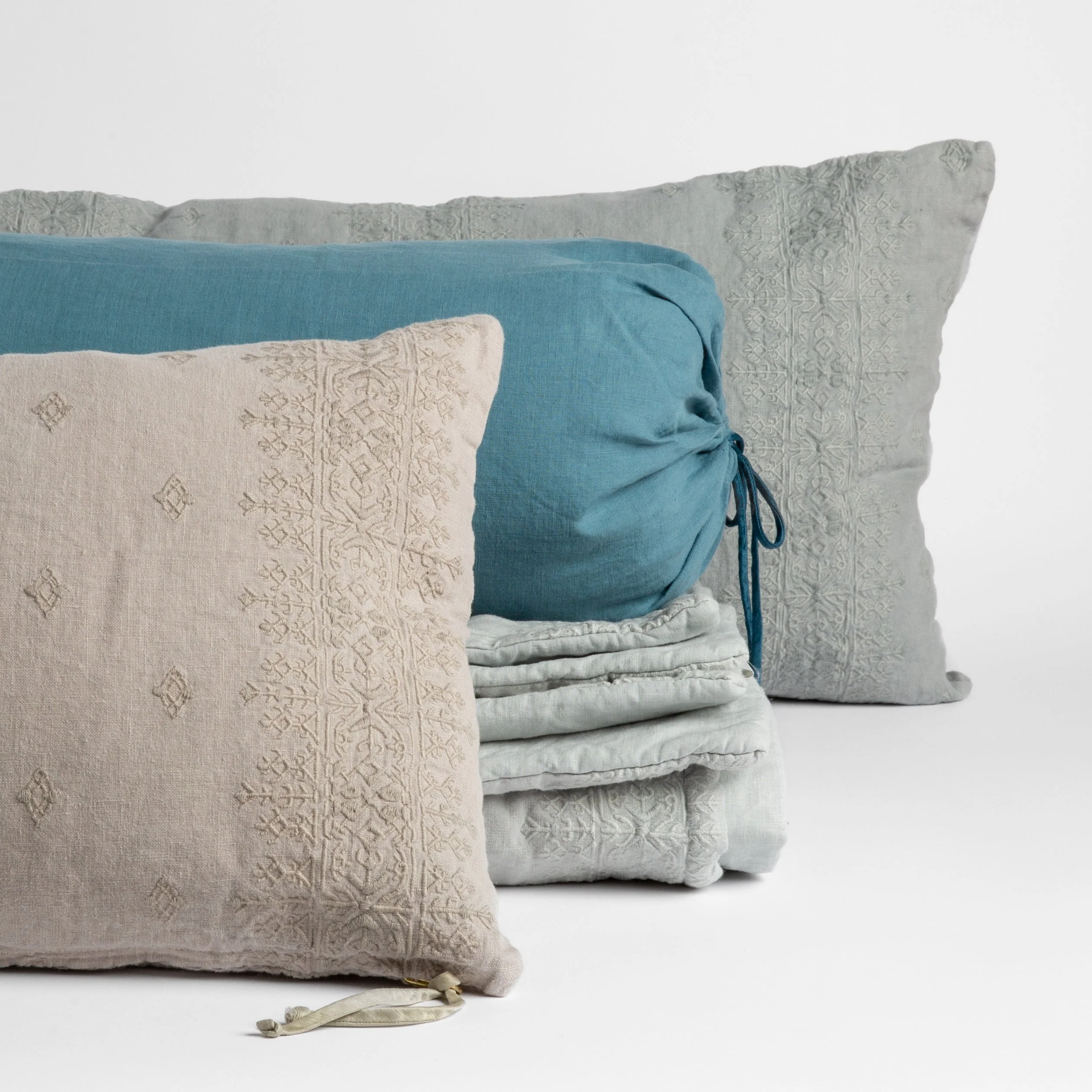 Linen Throw Pillow - Image 3