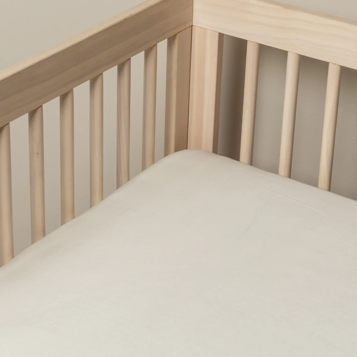 Madera Luxe Crib Sheet - Image 8