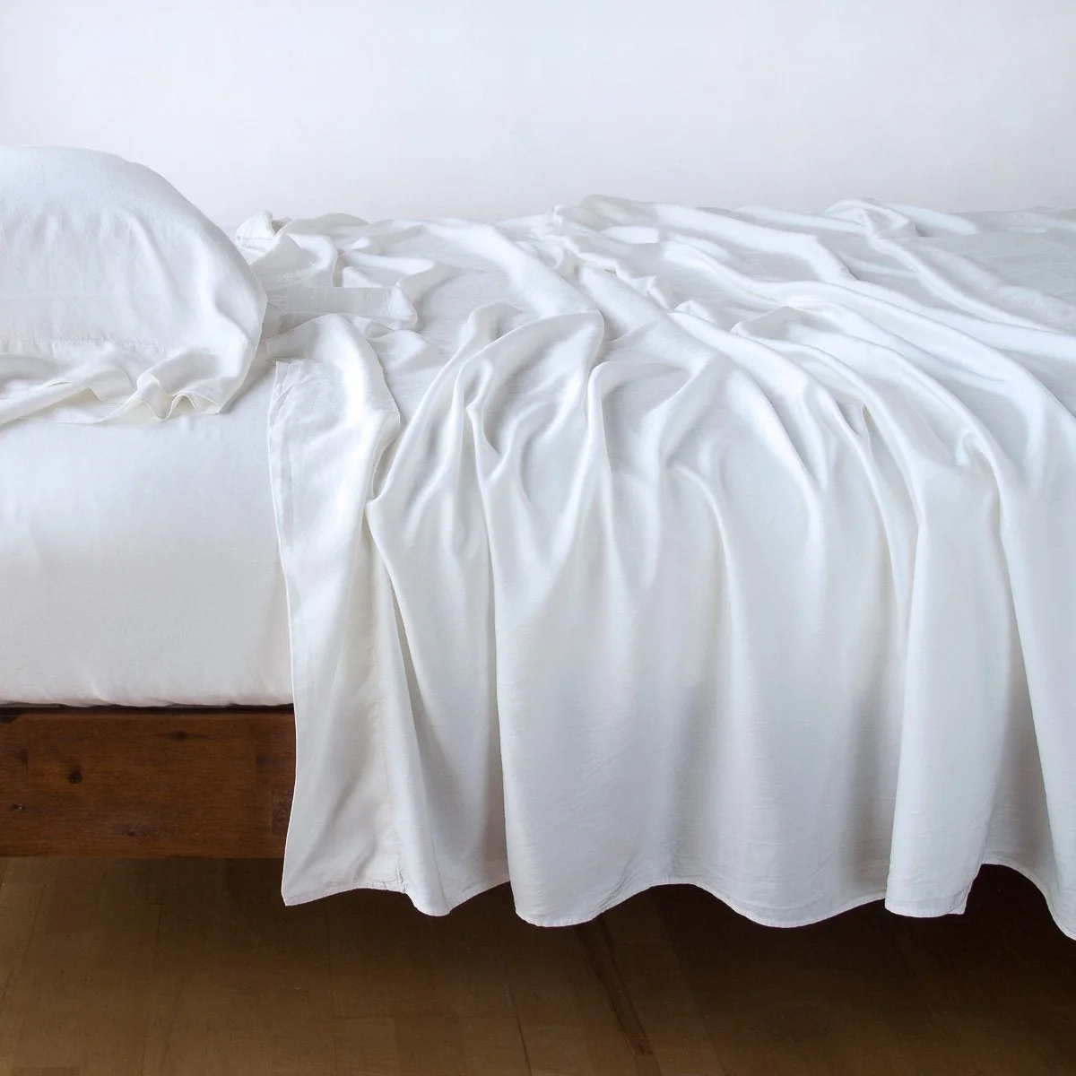 Madera Luxe Twin Flat Sheet - Image 4